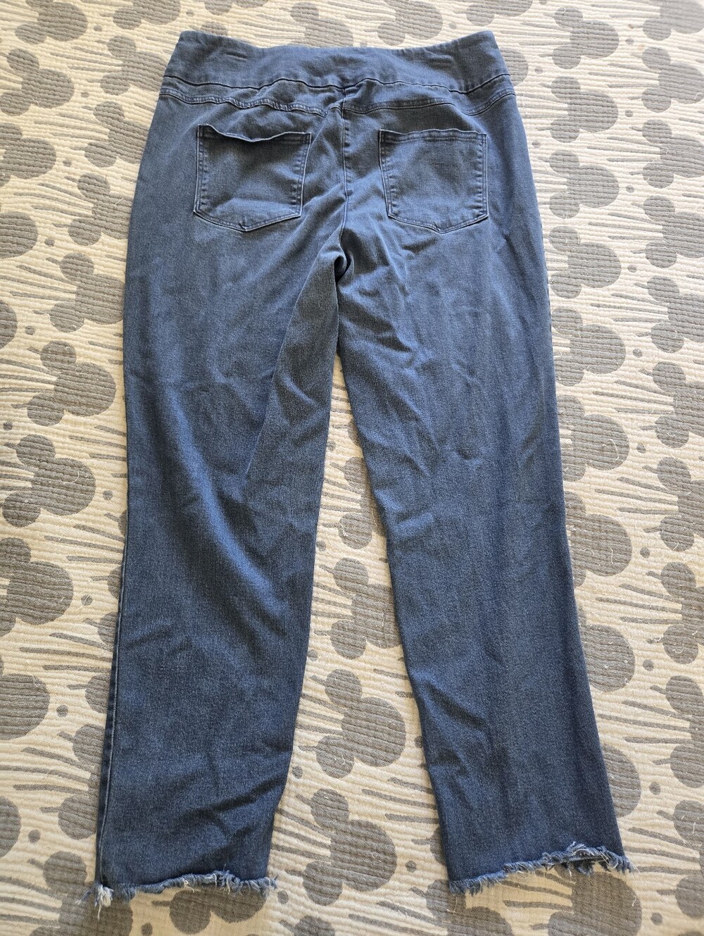 Ruby Rd. stretch denim pull-on pants. Size M - Picture 2 of 5